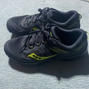 Men’s saucony athletic sneakers. Size 10